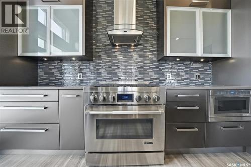 702 922 Broadway Avenue, Saskatoon, SK - Indoor Photo Showing Kitchen With Upgraded Kitchen