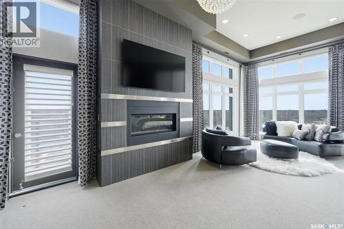 702 922 Broadway Avenue, Saskatoon, SK - Indoor Photo Showing Living Room With Fireplace