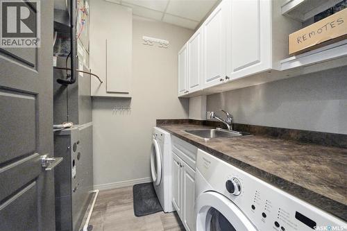 702 922 Broadway Avenue, Saskatoon, SK - Indoor Photo Showing Laundry Room