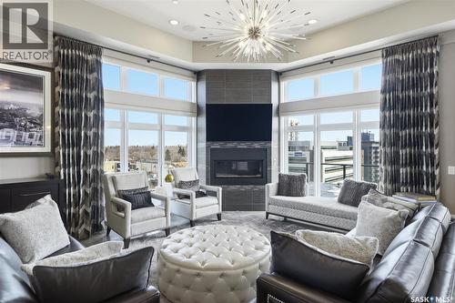 702 922 Broadway Avenue, Saskatoon, SK - Indoor Photo Showing Living Room With Fireplace