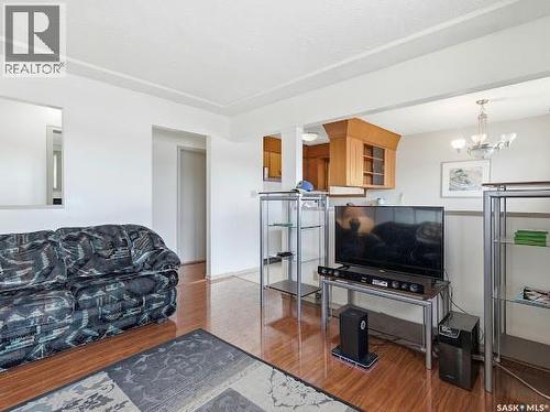 19 Dixon Crescent, Regina, SK 