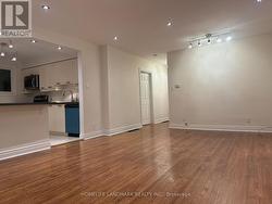 307 AXMINSTER DRIVE Richmond Hill, ON L4C 2W3