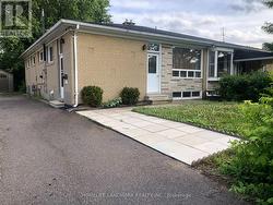 BASMENT - 307 AXMINSTER DRIVE Richmond Hill, ON L4C 2W3