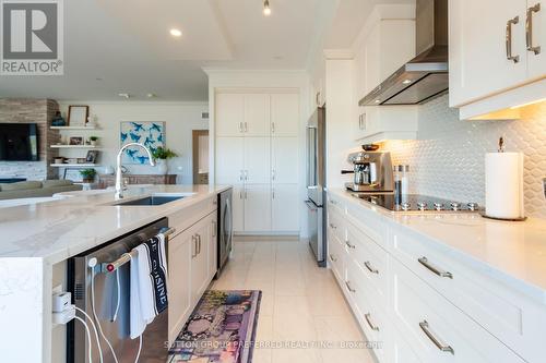 514 - 1200 Commissioners Road W, London South (South B), ON - Indoor Photo Showing Kitchen With Upgraded Kitchen