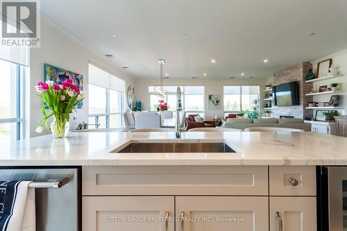 514 - 1200 Commissioners Road W, London South (South B), ON - Indoor Photo Showing Kitchen With Double Sink