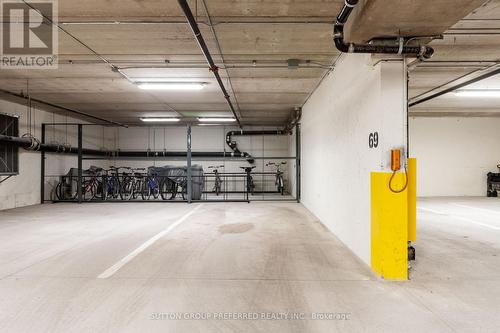 514 - 1200 Commissioners Road W, London South (South B), ON - Indoor Photo Showing Garage
