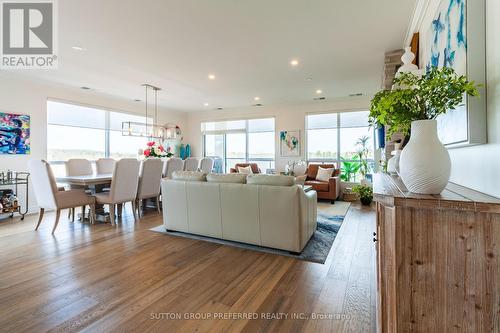 514 - 1200 Commissioners Road W, London South (South B), ON - Indoor Photo Showing Living Room