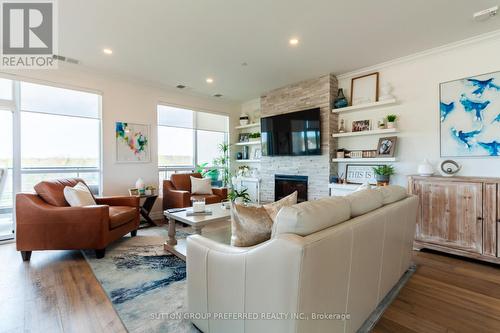 514 - 1200 Commissioners Road W, London South (South B), ON - Indoor Photo Showing Living Room With Fireplace