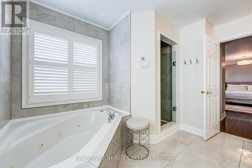 3199 Cotter Road, Burlington, ON - Indoor Photo Showing Bathroom