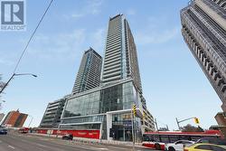 N2009 - 7 GOLDEN LION HEIGHTS Toronto, ON M2M 0C1