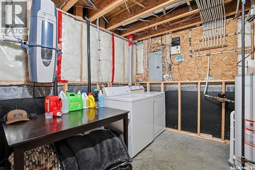 330 Player Crescent, Warman, SK - Indoor Photo Showing Laundry Room
