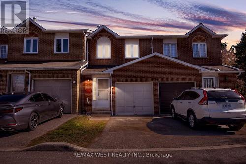 27 - 905 BAYLY STREET  Pickering, ON L1W 3Y9