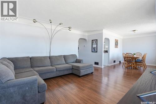 910 P Avenue, Perdue, SK - Indoor Photo Showing Living Room