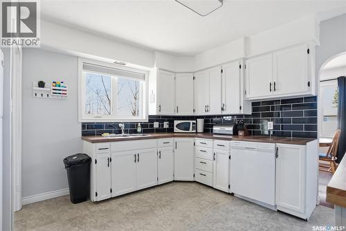 910 P Avenue, Perdue, SK - Indoor Photo Showing Kitchen