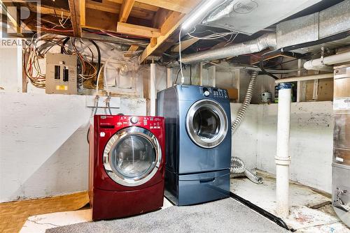 3260 Angus Street, Regina, SK - Indoor Photo Showing Laundry Room