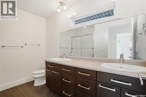 323 Atton Crescent, Saskatoon, SK - Indoor Photo Showing Bathroom