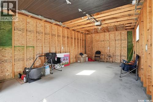 323 Atton Crescent, Saskatoon, SK - Indoor Photo Showing Garage