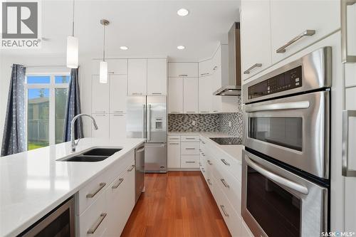 323 Atton Crescent, Saskatoon, SK - Indoor Photo Showing Kitchen With Double Sink With Upgraded Kitchen