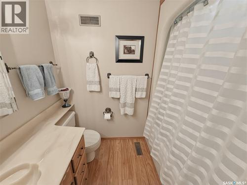 412 Curry Crescent, Swift Current, SK - Indoor Photo Showing Bathroom