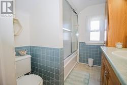 Second Floor Bathroom (4pc) - 