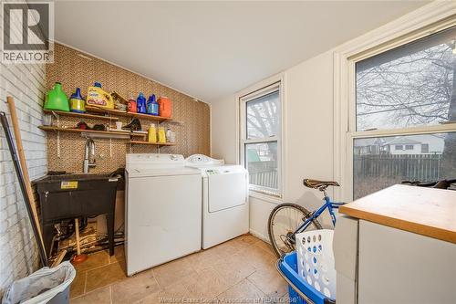 961 Curry Avenue, Windsor, ON - Indoor Photo Showing Laundry Room