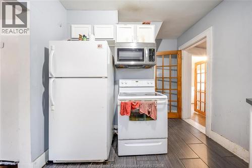 961 Curry Avenue, Windsor, ON - Indoor Photo Showing Kitchen
