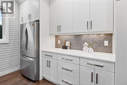 1335 Maple, Lasalle, ON - Indoor Photo Showing Kitchen With Upgraded Kitchen