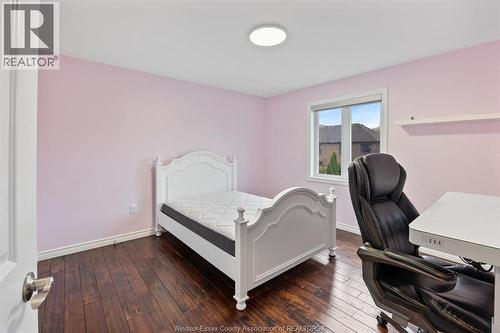 1335 Maple, Lasalle, ON - Indoor Photo Showing Bedroom