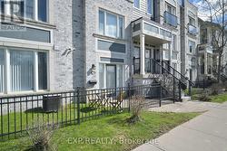 32 - 60 FAIRWOOD CIRCLE Brampton, ON L6R 0Y6