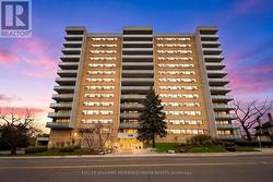 1401 - 2130 WESTON ROAD Toronto, ON M9N 3R9
