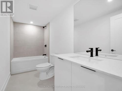 151 - 1965 Upperpoint Gate, London South (South B), ON - Indoor Photo Showing Bathroom