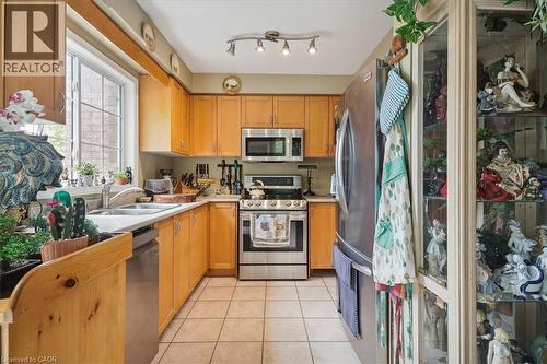 5224 Thornburn Drive, Burlington, ON - Indoor Photo Showing Kitchen With Double Sink
