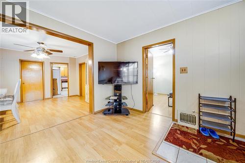 879 Felix, Windsor, ON - Indoor Photo Showing Other Room