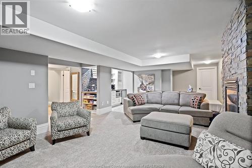 1265 Maple, Lasalle, ON - Indoor Photo Showing Living Room