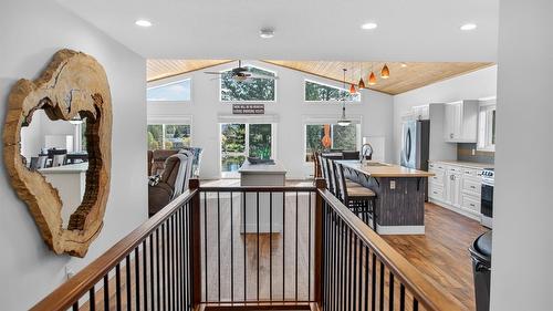 398 Currie Road, Baynes Lake, BC - Indoor