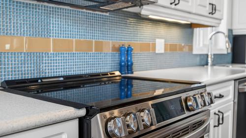 398 Currie Road, Baynes Lake, BC - Indoor Photo Showing Kitchen With Upgraded Kitchen