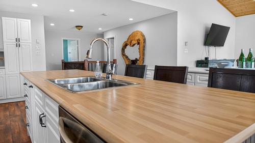 398 Currie Road, Baynes Lake, BC - Indoor Photo Showing Kitchen With Double Sink