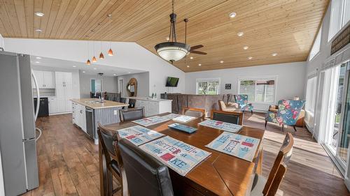 398 Currie Road, Baynes Lake, BC - Indoor