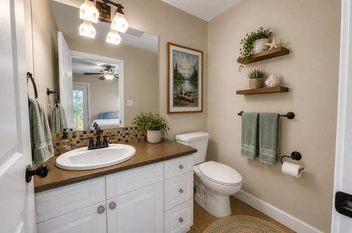 398 Currie Road, Baynes Lake, BC - Indoor Photo Showing Bathroom
