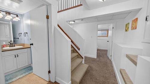 398 Currie Road, Baynes Lake, BC - Indoor Photo Showing Other Room