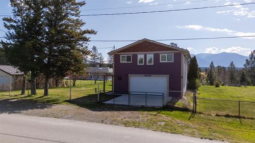 398 Currie Road, Baynes Lake, BC - Outdoor