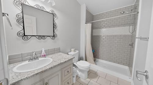 398 Currie Road, Baynes Lake, BC - Indoor Photo Showing Bathroom