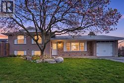 4 CLIFTON DOWNS Road  Hamilton, ON L9C 2P2