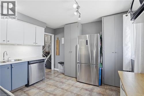 4 Clifton Downs Road, Hamilton, ON - Indoor Photo Showing Kitchen