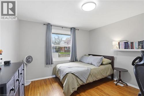 4 Clifton Downs Road, Hamilton, ON - Indoor Photo Showing Bedroom