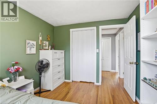4 Clifton Downs Road, Hamilton, ON - Indoor Photo Showing Bedroom