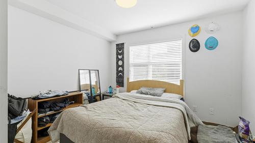 214-547 Yates Road, Kelowna, BC - Indoor Photo Showing Bedroom