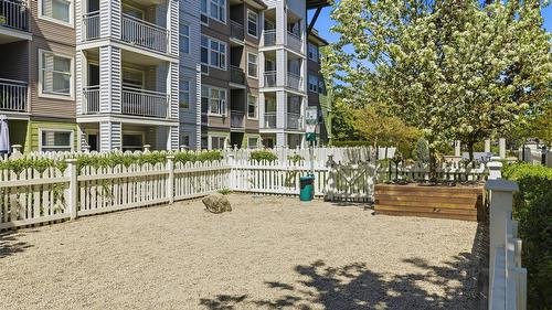 214-547 Yates Road, Kelowna, BC - Outdoor