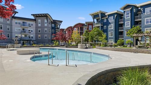 214-547 Yates Road, Kelowna, BC - Outdoor With In Ground Pool