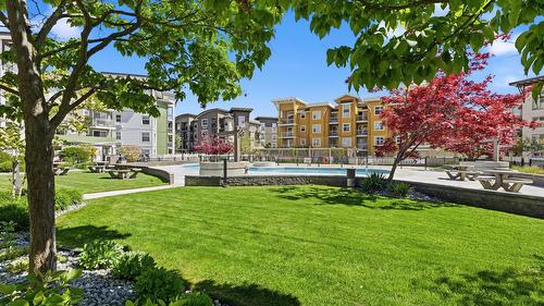 214-547 Yates Road, Kelowna, BC - Outdoor